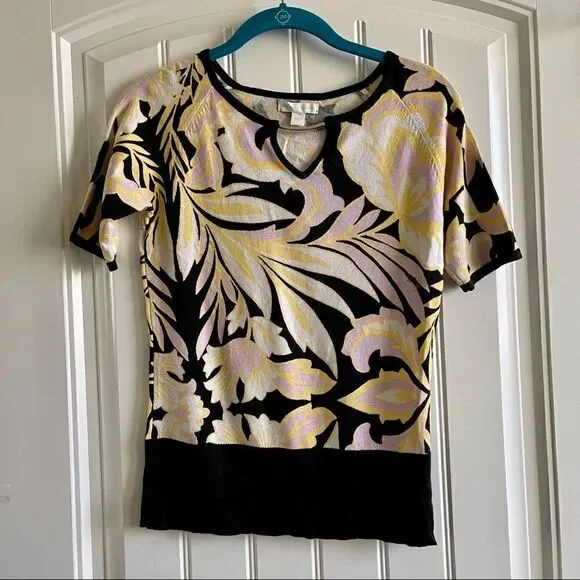 2/$22 New York & Company Floral Short Sleeve Sweater; SZ XS; BNWT - Picture 1 of 7